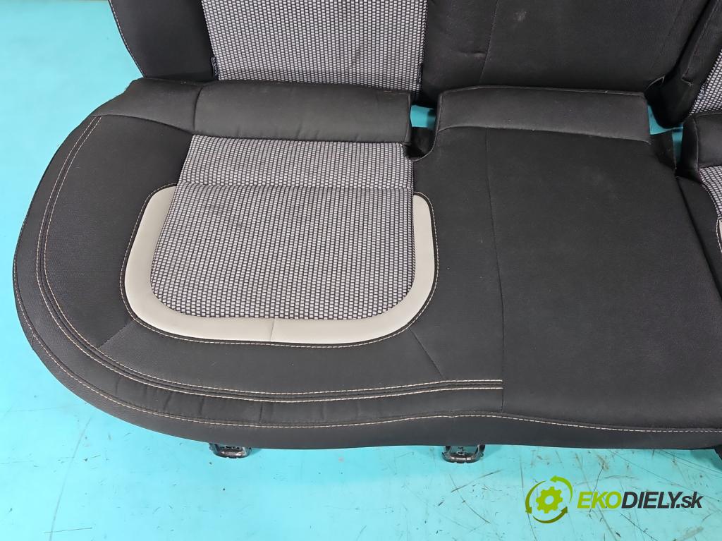 Kia Ceed II 2012-2018 1.6 crdi 128 hp manual 94 kW 1582 cm3 5- Pohovka: zadní  (Sedadlo)
