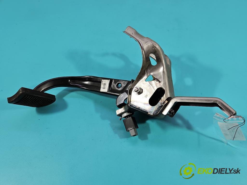 Kia Niro I 2016-2022 1.6 GDI 105 HP automatic 77 kW 1580 cm3 5- pedále ostatné 938133S800