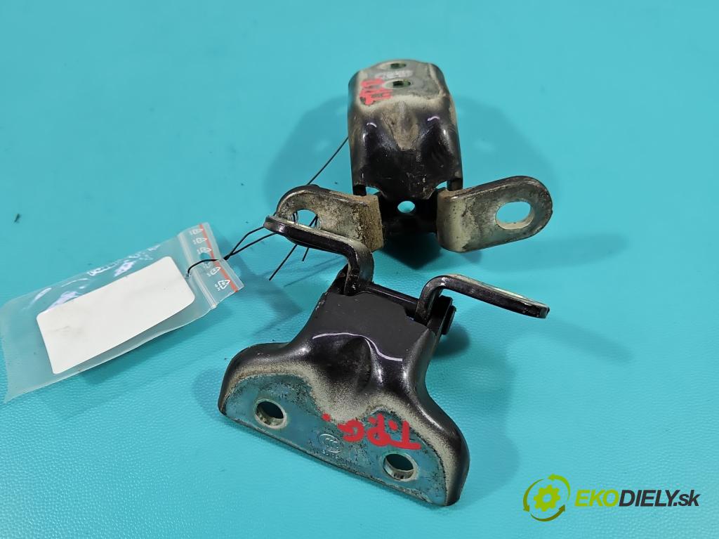 Kia Niro I 2016-2022 1.6 GDI 105 HP automatic 77 kW 1580 cm3 5- Závěs: dvere zadné pravý