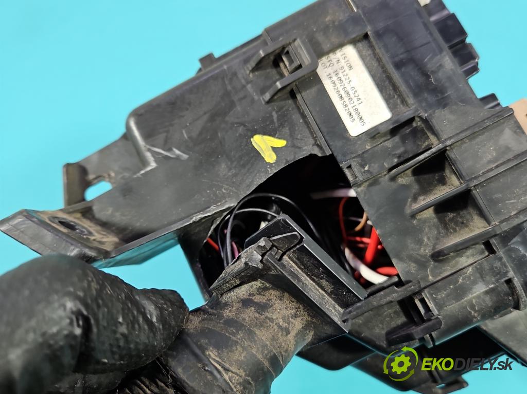 Kia Niro I 2016-2022 1.6 GDI 105 hp automatic 77 kW 1580 cm3 5- skříňka pojistková 91225-G5241 (Pojistková skříňka)