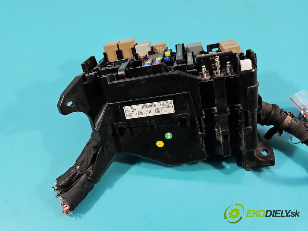 Kia Niro I 2016-2022 1.6 GDI 105 hp automatic 77 kW 1580 cm3 5- skříňka pojistková 91225-G5241 (Pojistková skříňka)