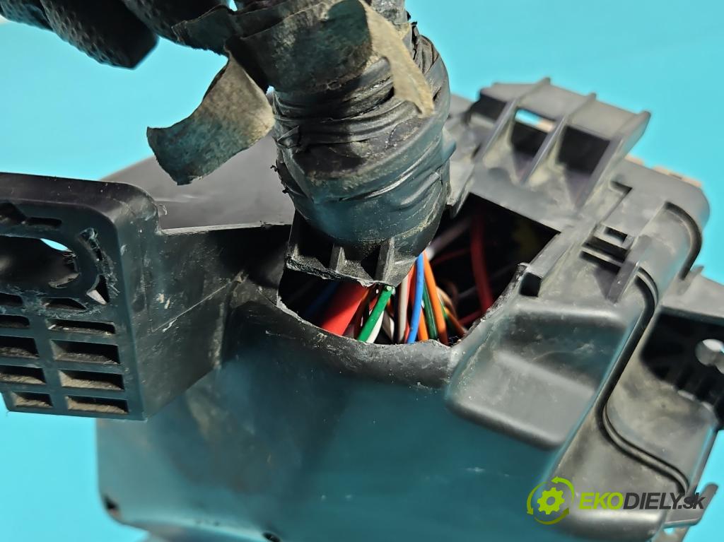 Kia Niro I 2016-2022 1.6 GDI 105 hp automatic 77 kW 1580 cm3 5- skříňka pojistková 91225-G5241 (Pojistková skříňka)