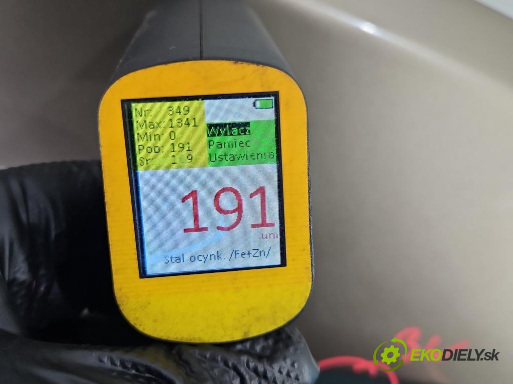 Bmw 1 E87 2004-2011 2.0d 150 HP manual 110 kW 1995 cm3 5- blatník predné pravý  (Kľučka dverí ostatné)