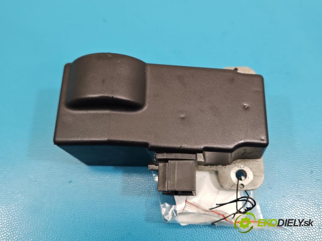 Vw Passat B6 2005-2010 1.9 tdi 105 HP manual 77 kW 1896 cm3 4- Blokáda: řízení: 3C0905861J (Riadenie ostatné)