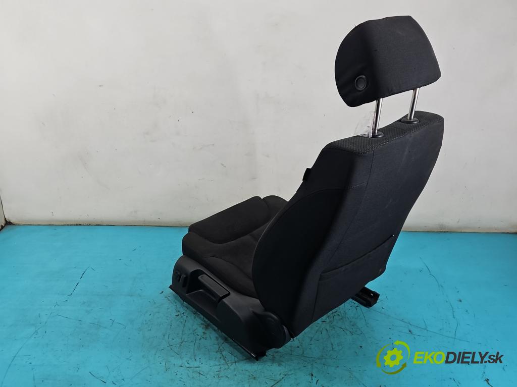 Vw Passat B6 2005-2010 1.9 tdi 105 HP manual 77 kW 1896 cm3 4- Sedačka ľavý  (Sedadlo)