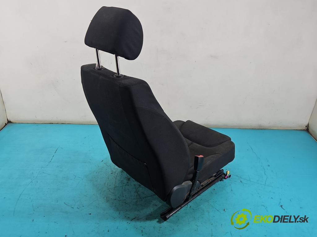 Vw Passat B6 2005-2010 1.9 tdi 105 HP manual 77 kW 1896 cm3 4- Sedačka ľavý  (Sedadlo)
