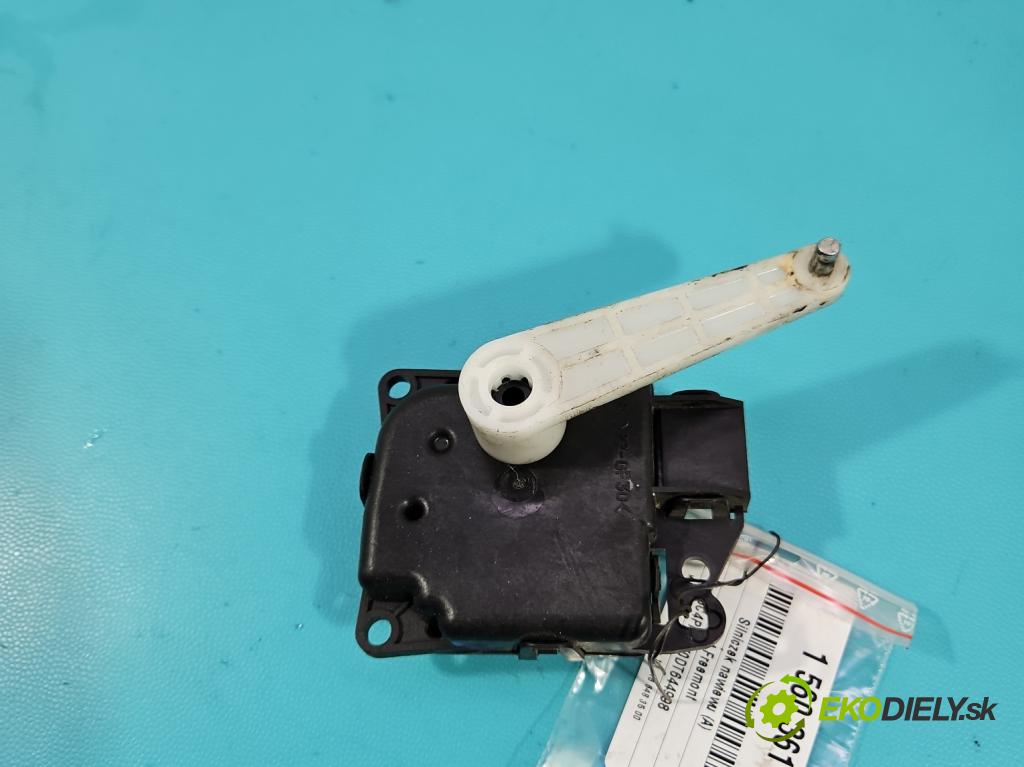 Fiat Freemont 2.0 jtd 170 hp manual 125 kW 1956 cm3 5- motorek topení AA-113800-2640