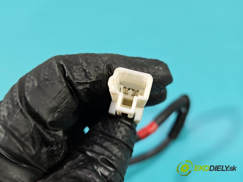 Kia Ceed II 2012-2018 1.6 crdi 128 HP manual 94 kW 1582 cm3 5- pas bezpečnosť: predné ľavý 88810-A2000