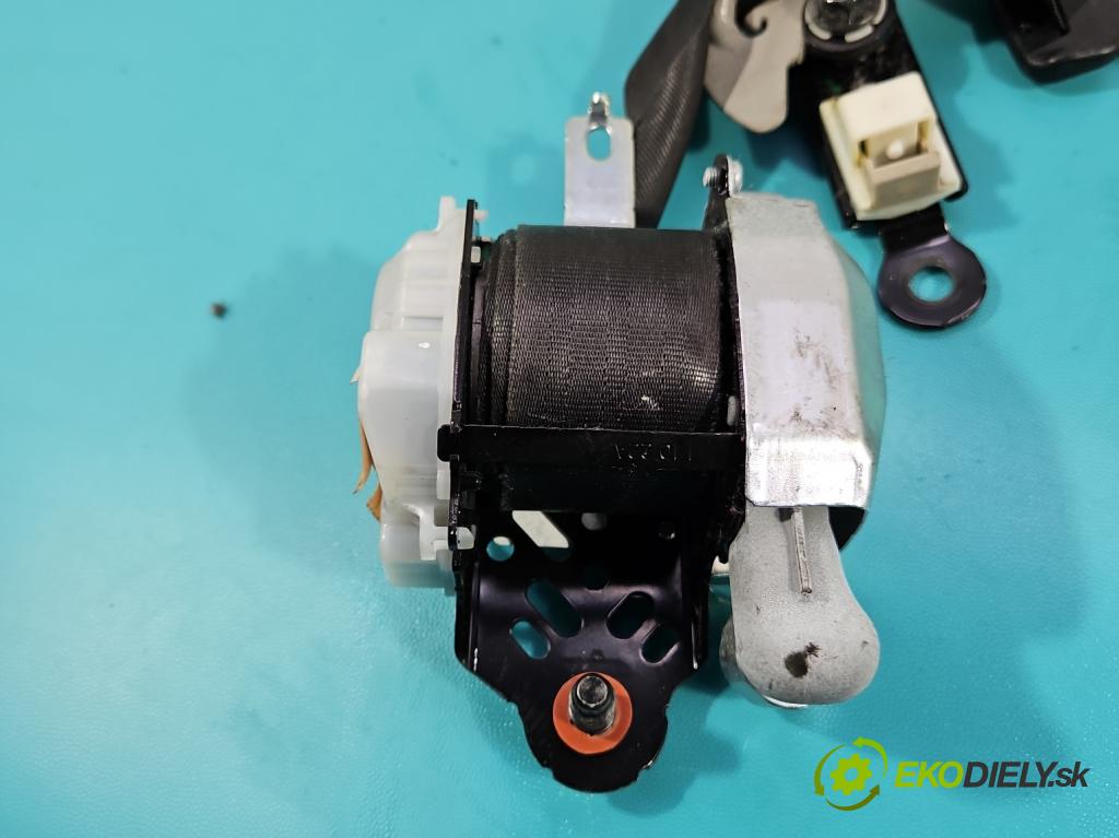 Kia Ceed II 2012-2018 1.6 crdi 128 HP manual 94 kW 1582 cm3 5- pas bezpečnosť: predné ľavý 88810-A2000