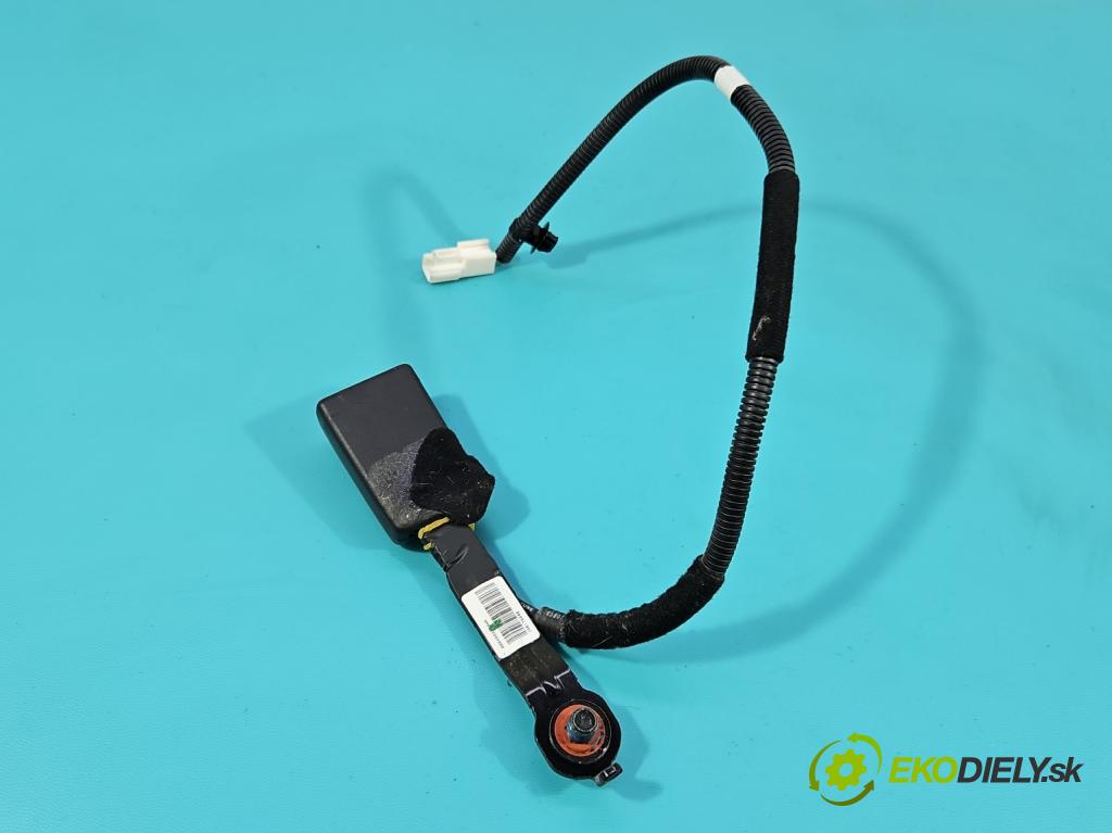 Kia Ceed II 2012-2018 1.6 crdi 128 hp manual 94 kW 1582 cm3 5- stěna bezpečnost přední pravý