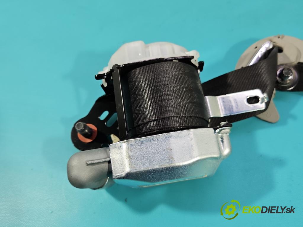 Kia Ceed II 2012-2018 1.6 crdi 128 hp manual 94 kW 1582 cm3 5- stěna bezpečnost přední pravý