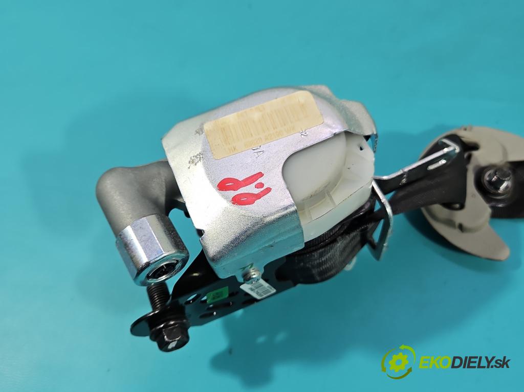 Kia Ceed II 2012-2018 1.6 crdi 128 hp manual 94 kW 1582 cm3 5- stěna bezpečnost přední pravý