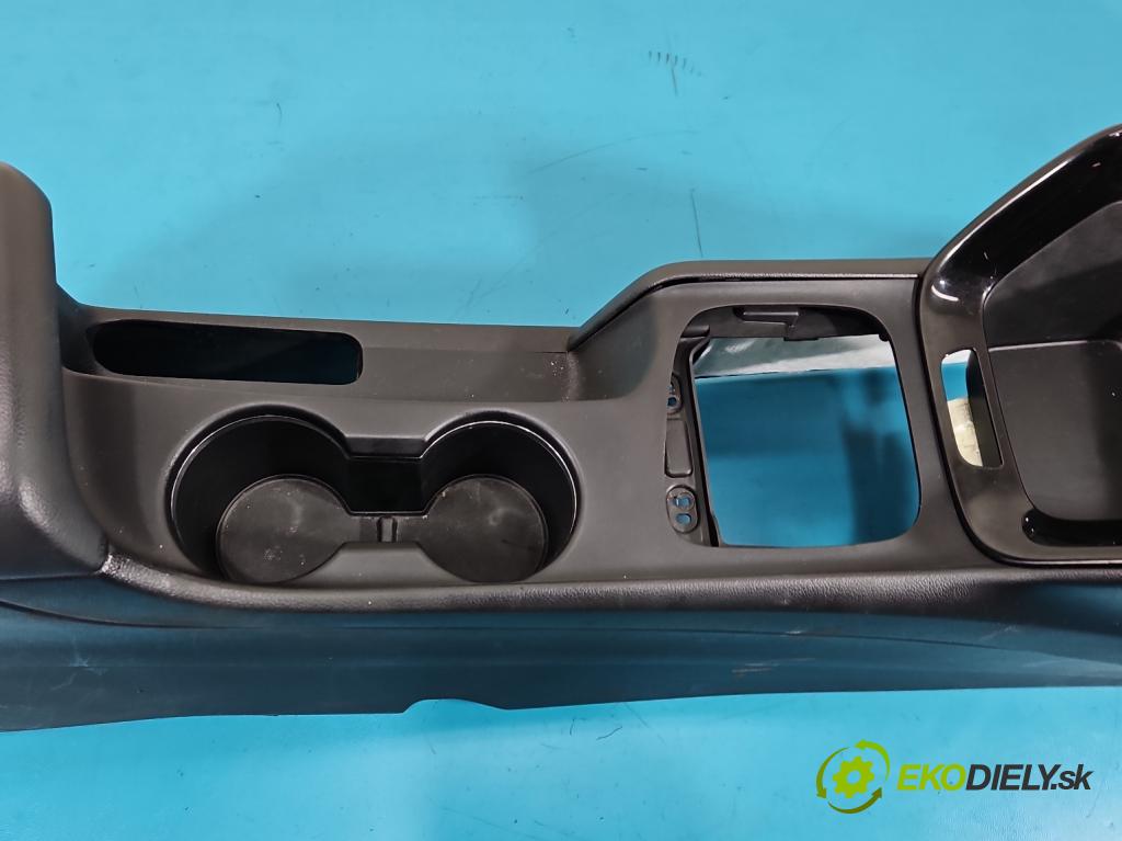 Kia Ceed II 2012-2018 1.6 crdi 128 HP manual 94 kW 1582 cm3 5- operadlo 84651-A2000 (Lakťová opierka)