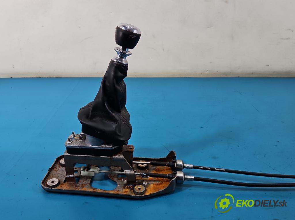 Fiat Freemont 2.0 jtd 170 hp manual 125 kW 1956 cm3 5- kulisa změny stupňová  (Řadicí páka (kulisa) )