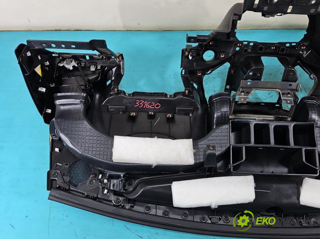 Jeep Cherokee KL 2013-2023 2.0 multijet 140 hp manual 103 kW 1956 cm3 5- kokpit,přistrojova deska