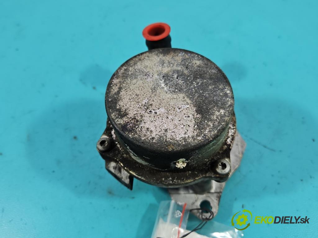 Renault Express 1.5 dci 95 HP manual 70 kW 1461 cm3 5- čerpadlo rotačný 146502327R