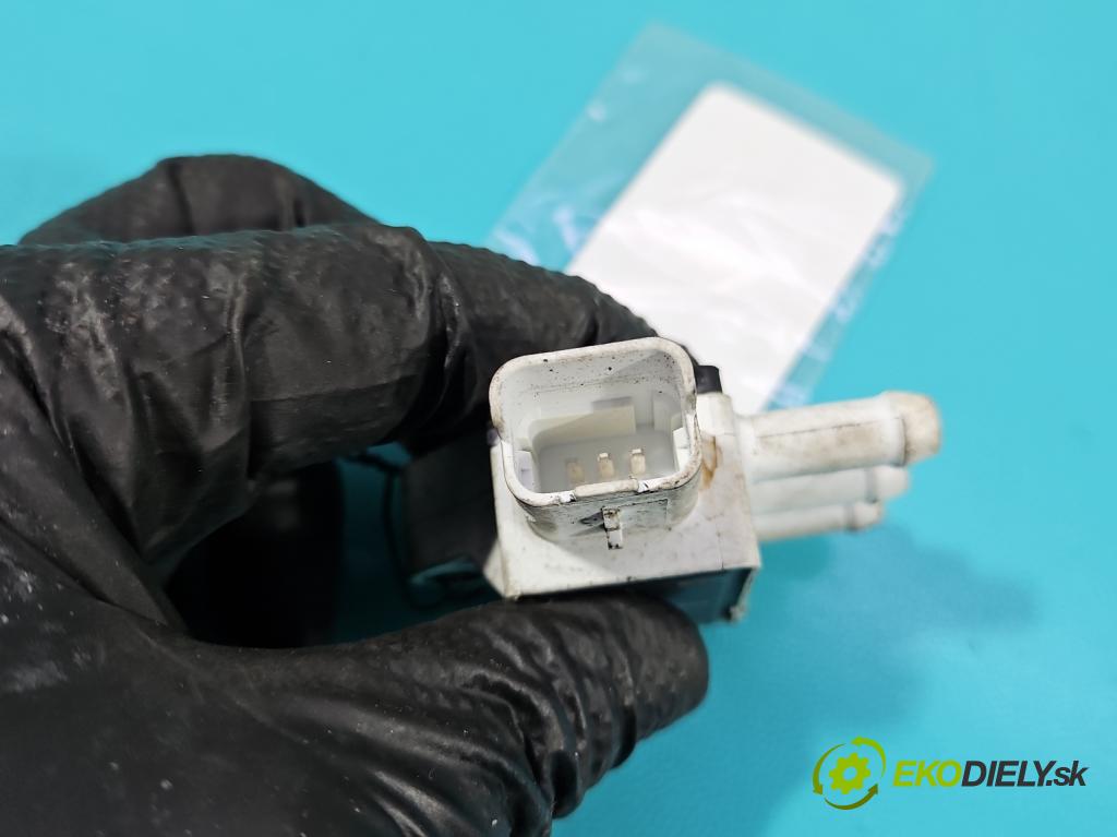 Renault Express 1.5 dci 95 HP manual 70 kW 1461 cm3 5- snímač tlak: výfukové 227708860R