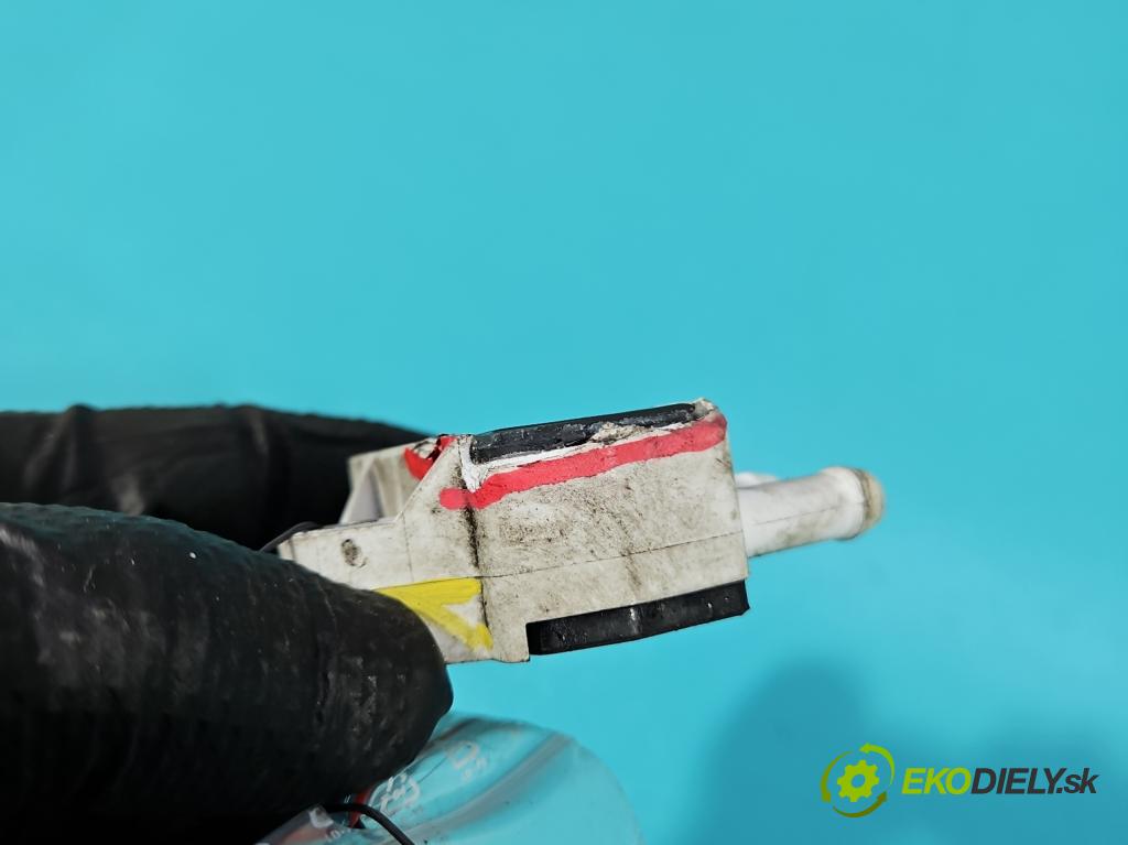 Renault Express 1.5 dci 95 HP manual 70 kW 1461 cm3 5- snímač tlak: výfukové 227708860R