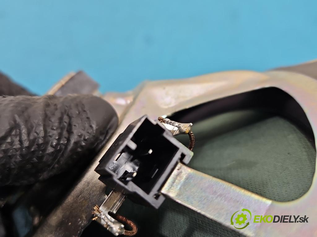 Fiat Freemont 2.0 jtd 170 hp manual 125 kW 1956 cm3 5- reproduktory komplet 05091019AB