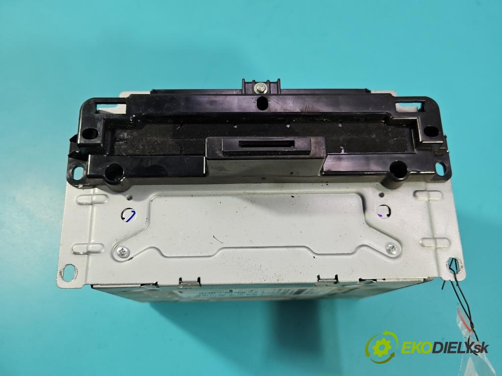 Fiat Freemont 2.0 jtd 170 HP manual 125 kW 1956 cm3 5- Radio originál P05091461AH