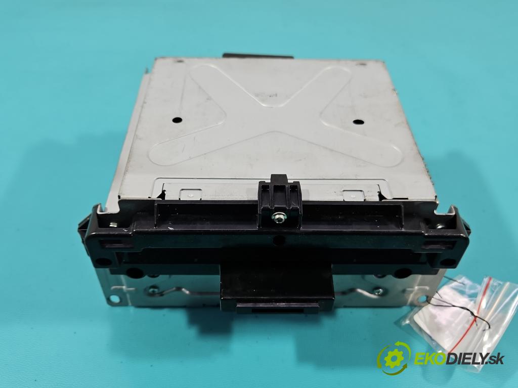 Fiat Freemont 2.0 jtd 170 hp manual 125 kW 1956 cm3 5- Radio továrna: P05091461AH