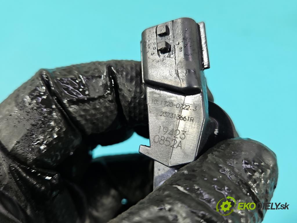 Renault Express 1.5 dci 95 HP manual 70 kW 1461 cm3 5- snímač pozícia: hriadele kľukovej 237313661R (Snímač polohy kľukového hriadeľa)