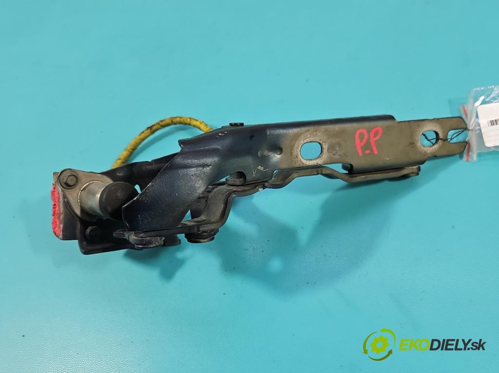 Fiat Freemont 2.0 jtd 170 HP manual 125 kW 1956 cm3 5- Závěs: kapoty pravý 68066584AC