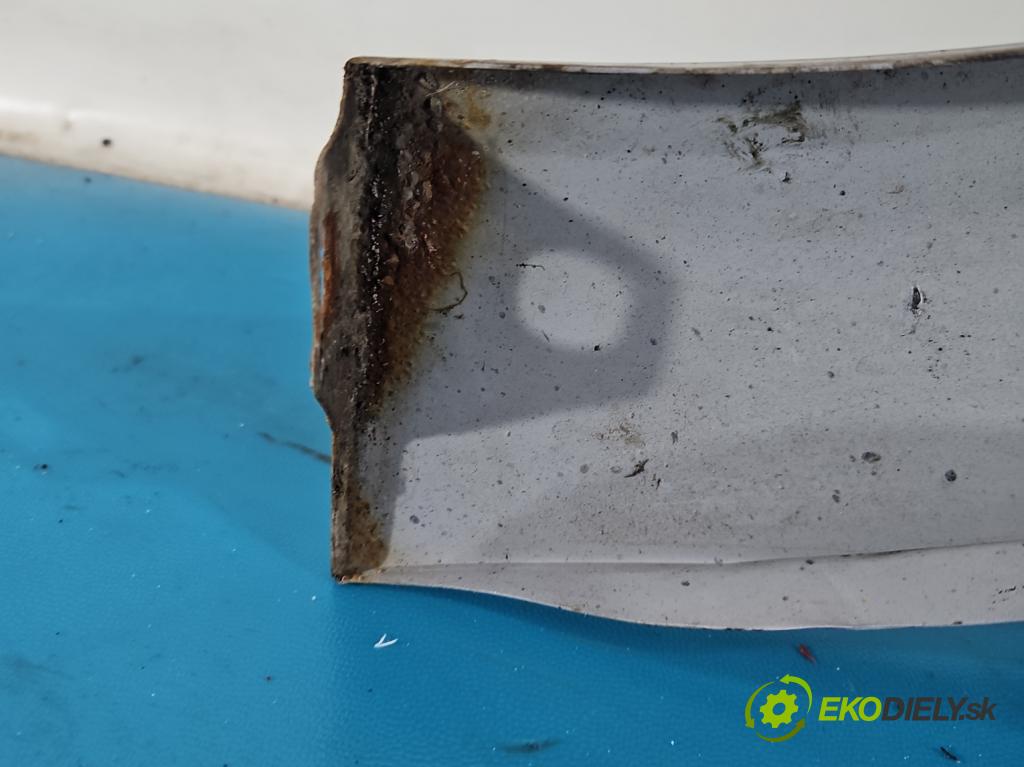 Opel Astra III 2004-2014 1.8 16V 125 HP manual 92 kW 1796 cm3 5- blatník predné pravý  (Kľučka dverí ostatné)