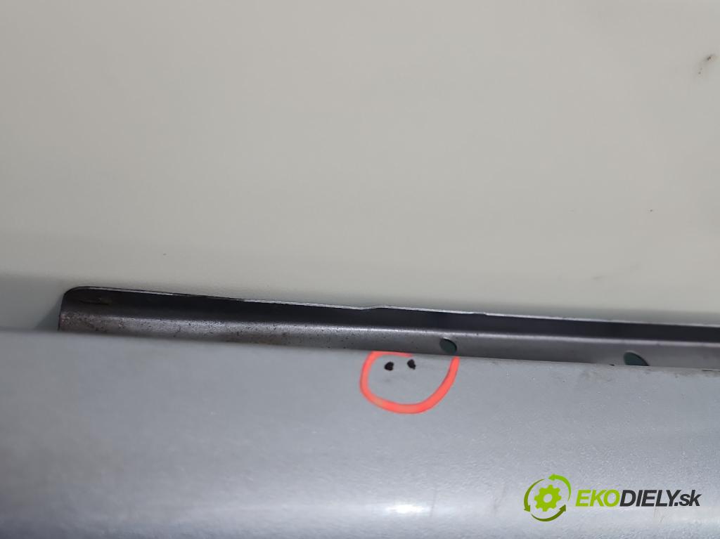 Opel Astra III 2004-2014 1.8 16V 125 HP manual 92 kW 1796 cm3 5- blatník predné pravý  (Kľučka dverí ostatné)