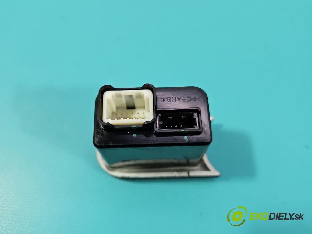 Kia Ceed II 2012-2018 1.6 crdi 128 HP manual 94 kW 1582 cm3 5- zásuvka USB 96120-A2100