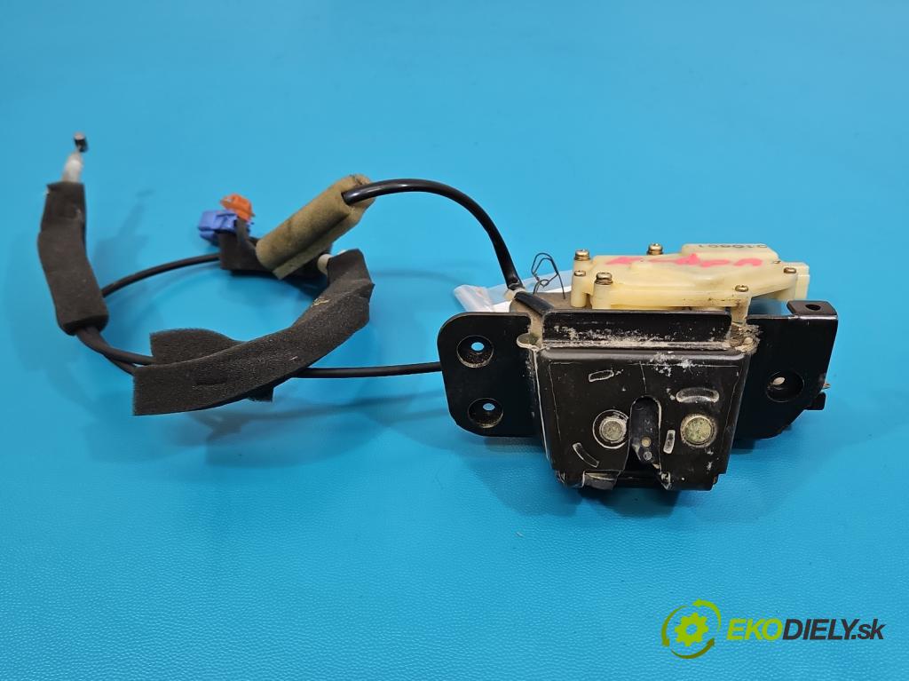 Honda Stream 2.0 16V 156 HP manual 115 kW 1998 cm3 5- zámok kufrové dvere zadné