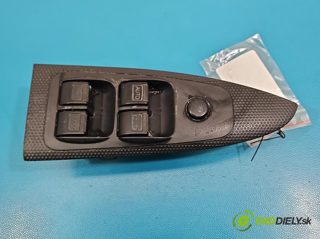 Honda Stream 2.0 16V 156 HP manual 115 kW 1998 cm3 5- prepínač okien spätných zrkadiel