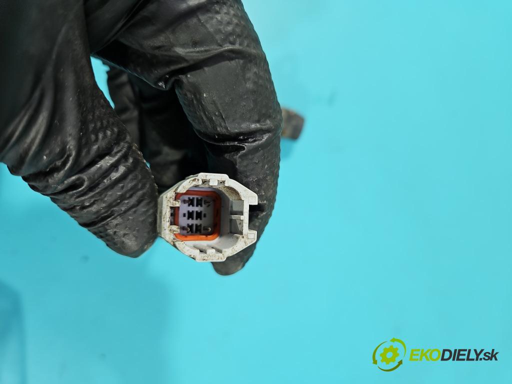 Kia Ceed II 2012-2018 1.6 crdi 128 HP manual 94 kW 1582 cm3 5- Kamera cúvania 95760-A2100