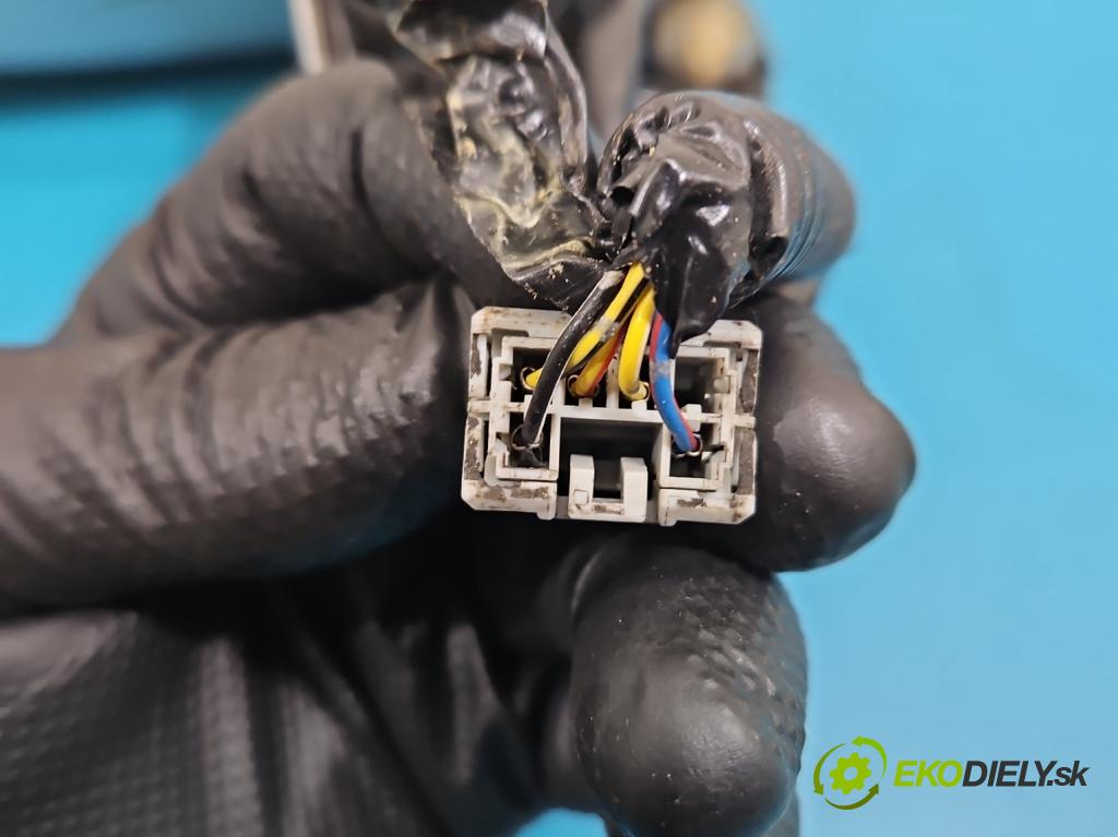 Honda Stream 2.0 16V 156 HP manual 115 kW 1998 cm3 5- zrkadlo ľavé  (Kľučka dverí ostatné)