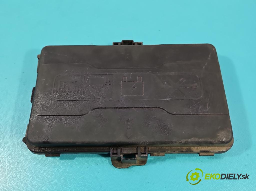 Opel Insignia B 2017-2022 2.0 T 260 HP automatic 191 kW 1998 cm3 5- skrinka poistka 39116633 (Poistková skrinka)