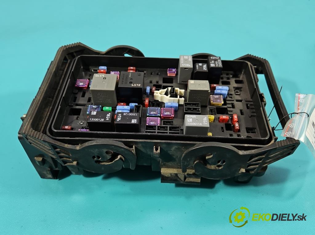 Opel Insignia B 2017-2022 2.0 T 260 HP automatic 191 kW 1998 cm3 5- skrinka poistka 39116633 (Poistková skrinka)