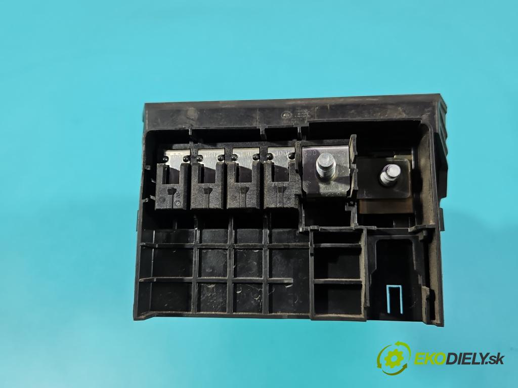 Opel Insignia B 2017-2022 2.0 T 260 HP automatic 191 kW 1998 cm3 5- skrinka poistka 39116633 (Poistková skrinka)