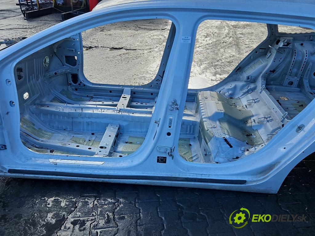 Opel Insignia B 2017-2022 2.0 T 260 hp automatic 191 kW 1998 cm3 5- práh levý  (Karoserie ostatní)