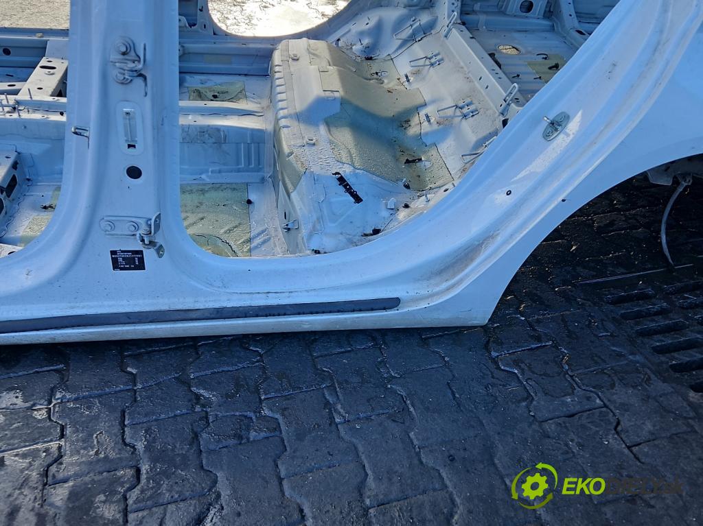 Opel Insignia B 2017-2022 2.0 T 260 hp automatic 191 kW 1998 cm3 5- práh levý  (Karoserie ostatní)