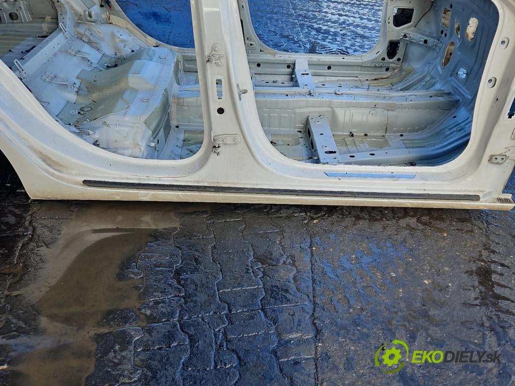 Opel Insignia B 2017-2022 2.0 T 260 hp automatic 191 kW 1998 cm3 5- práh pravý  (Karoserie ostatní)