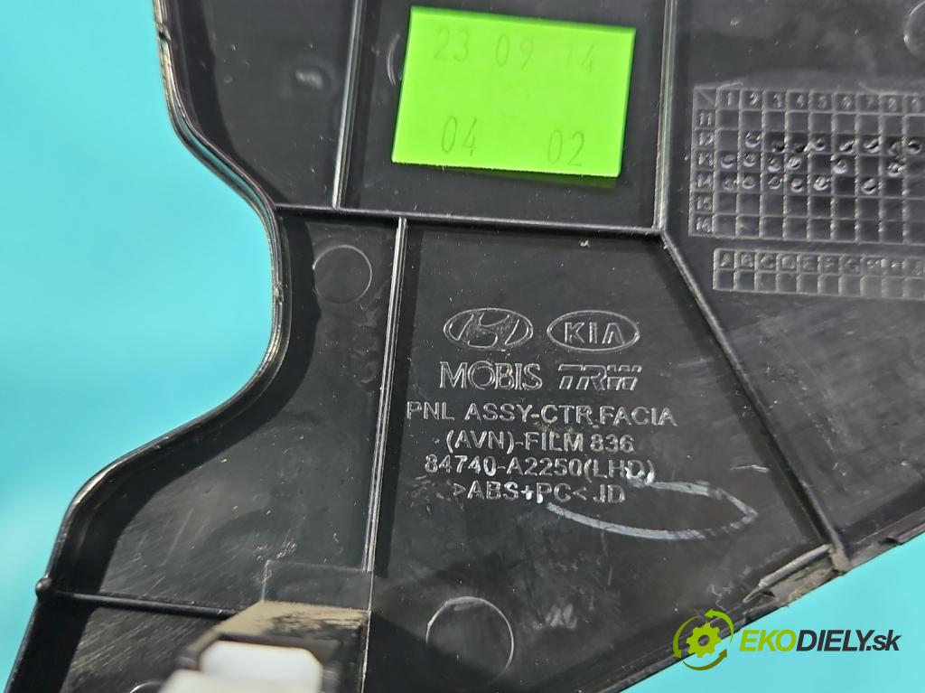 Kia Ceed II 2012-2018 1.6 crdi 128 HP manual 94 kW 1582 cm3 5- Rám: rádio: 84740-A2250