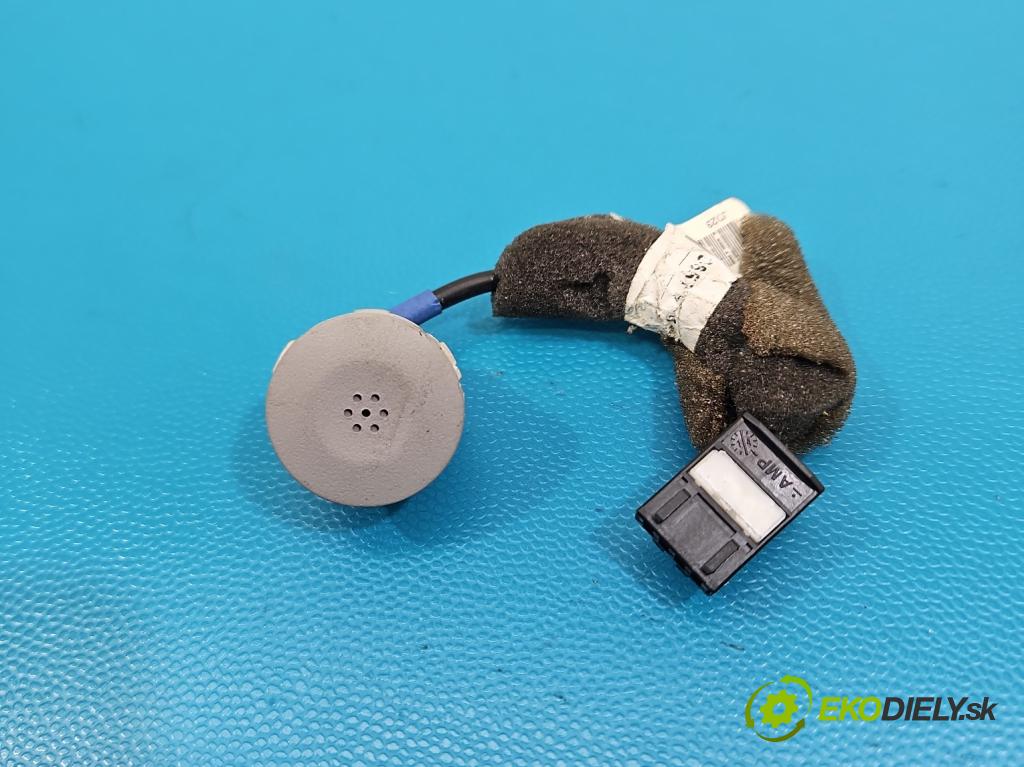 Kia Ceed II 2012-2018 1.6 crdi 128 HP manual 94 kW 1582 cm3 5- Mikrofon: