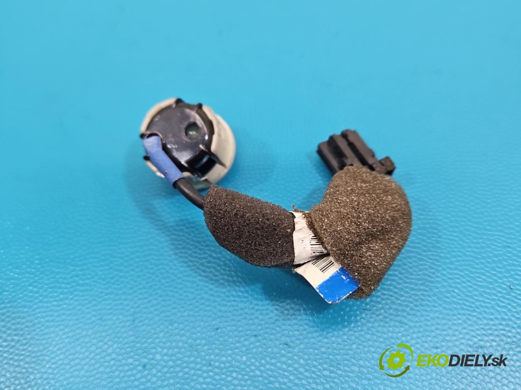 Kia Ceed II 2012-2018 1.6 crdi 128 HP manual 94 kW 1582 cm3 5- Mikrofon: