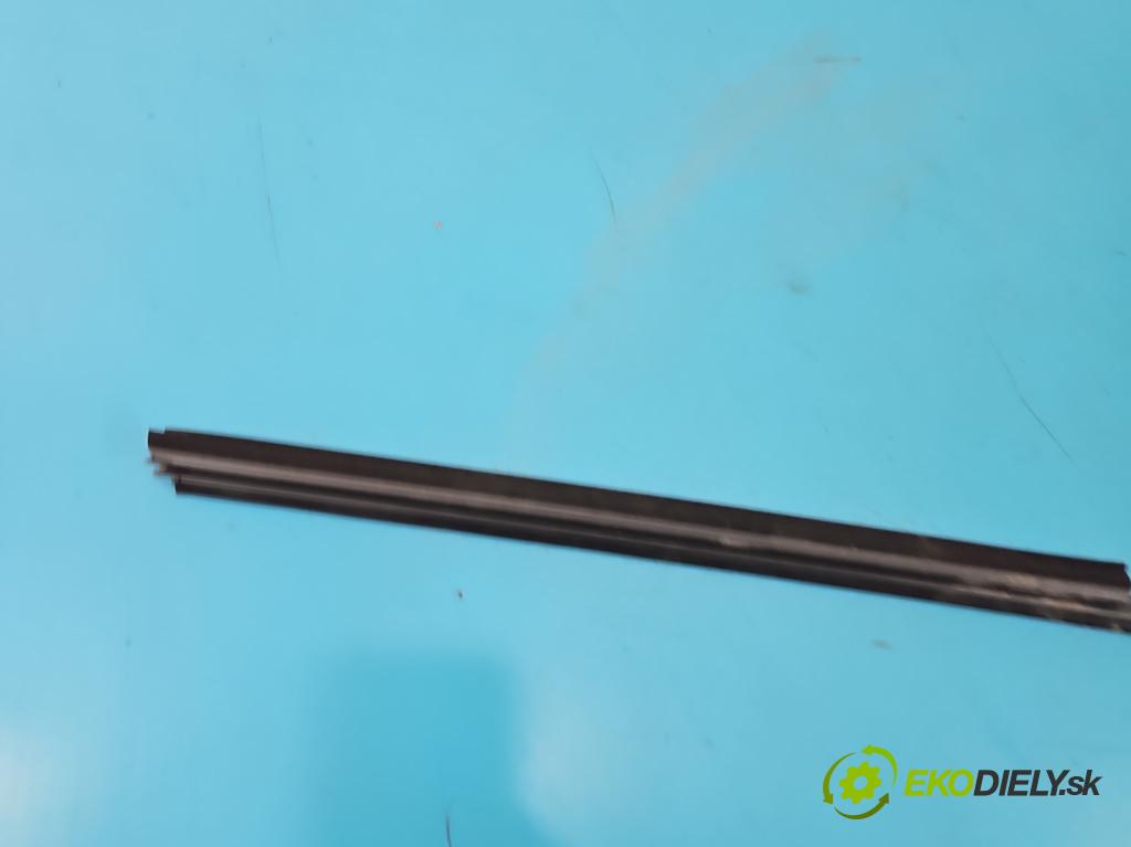 Mercedes E W213 2016-2023 2.0 CDI 194KM automatic 143 kW 1950 cm3 4- Těsnění: dveře zadní levé A2137350765 (Karoserie ostatní)