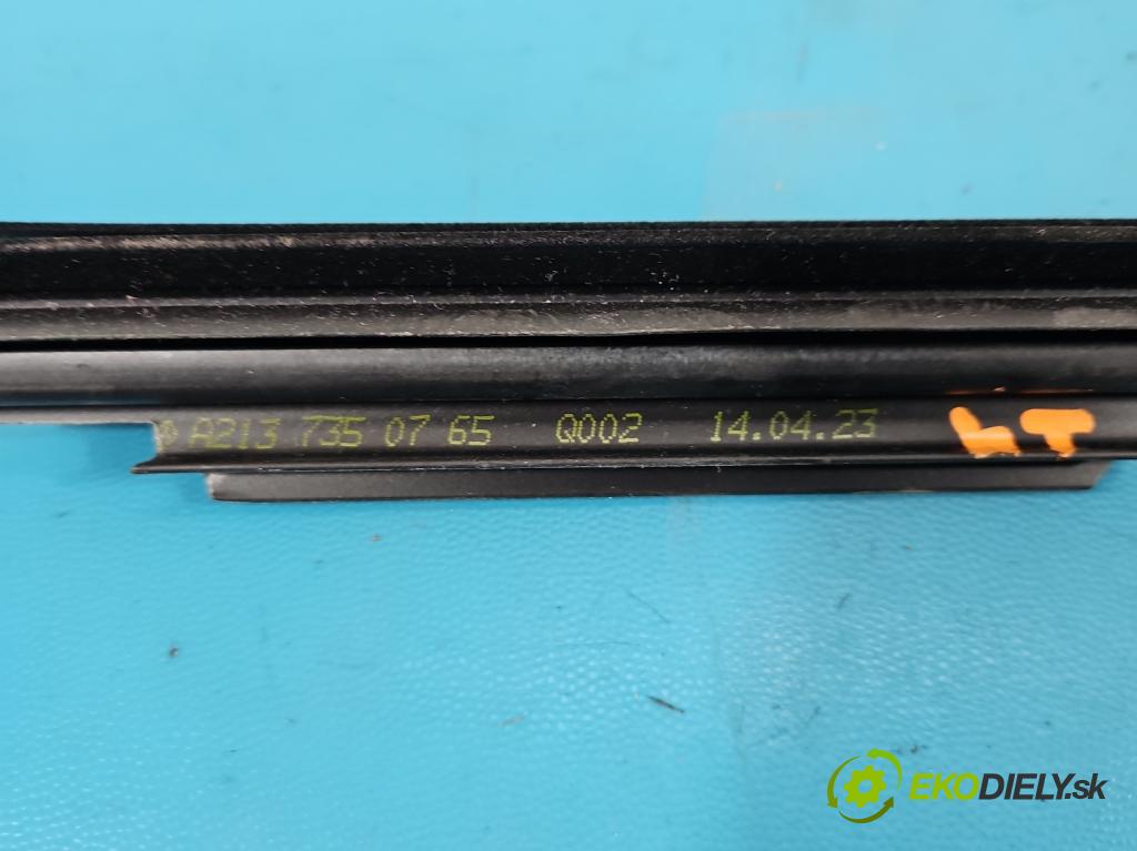 Mercedes E W213 2016-2023 2.0 CDI 194KM automatic 143 kW 1950 cm3 4- Těsnění: dveře zadní levé A2137350765 (Karoserie ostatní)