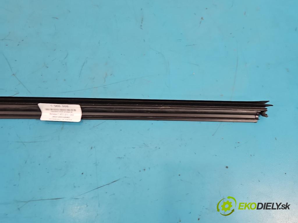 Mercedes E W213 2016-2023 2.0 CDI 194KM automatic 143 kW 1950 cm3 4- Těsnění: dveře zadní levé A2137350765 (Karoserie ostatní)