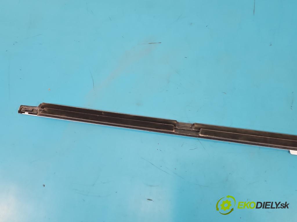 Mercedes E W213 2016-2023 2.0 CDI 194KM automatic 143 kW 1950 cm3 4- lišta dveře zadní levé A2137300124