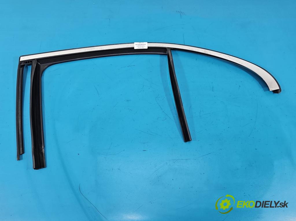 Mercedes E W213 2016-2023 2.0 CDI 194KM automatic 143 kW 1950 cm3 4- lišta dveře zadní levé 