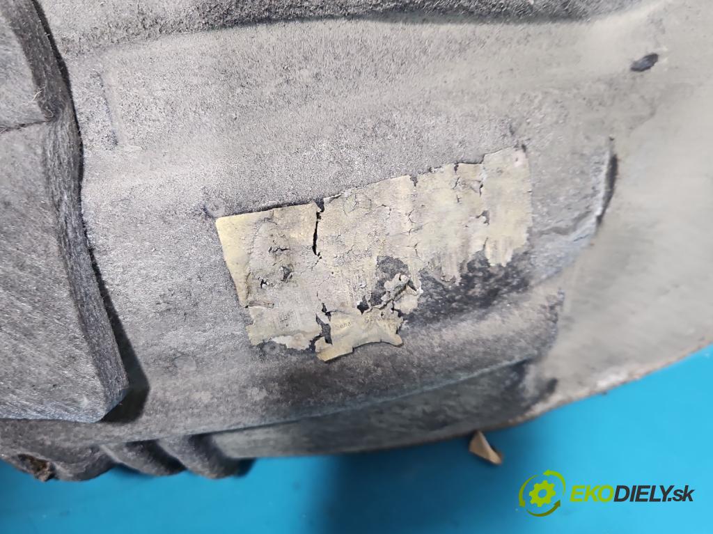 Mercedes E W213 2016-2023 2.0 CDI 194KM: automatic 143 kW 1950 cm3 4- Blatník: zadné pravé