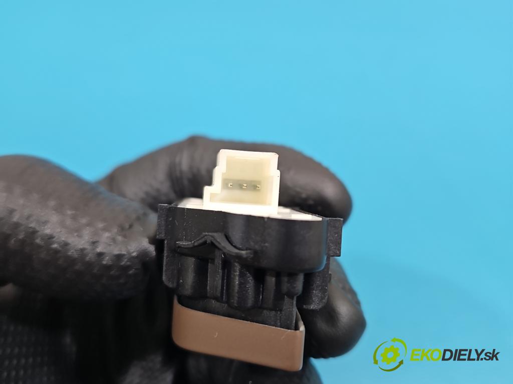 Mercedes E W213 2016-2023 2.0 CDI 194KM: automatic 143 kW 1950 cm3 4- prepínač ostatné A2139059603